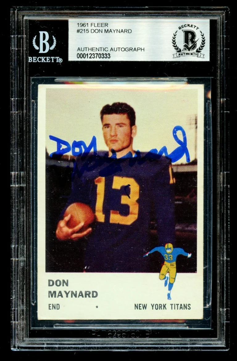 Don Maynard #215 signed autograph 1961 Fleer ROOKIE Football Card BAS Slabbed
