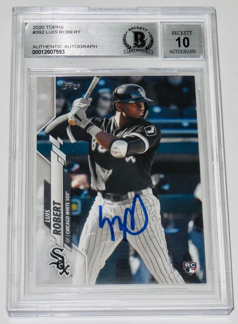 LUIS ROBERT AUTOGRAPHED 2020 TOPPS #392 ROOKIE CARD (BECKETT 10) - WHITE SOX!