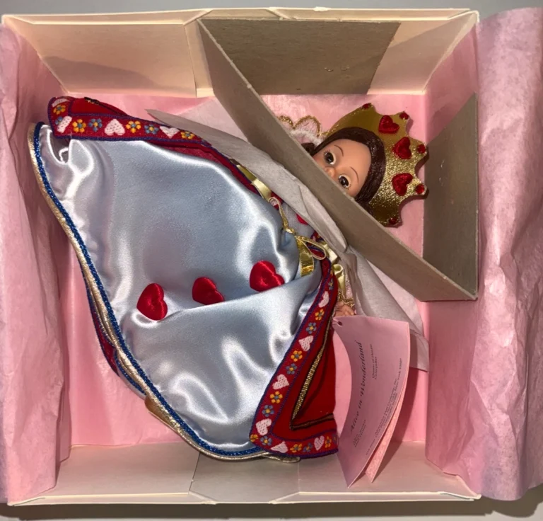 Madame Alexander Queen of Hearts 14511 8