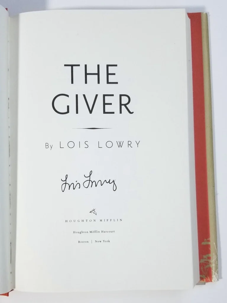 Lois Lowry author REAL hand SIGNED The Giver Hardcover Book COA Autographed
