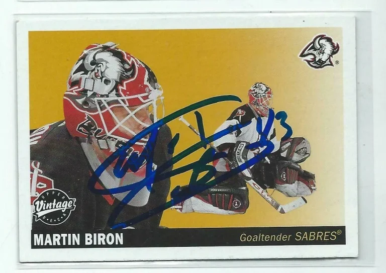 Martin Biron Signed 2002/03 Upper Deck Vintage Card #31