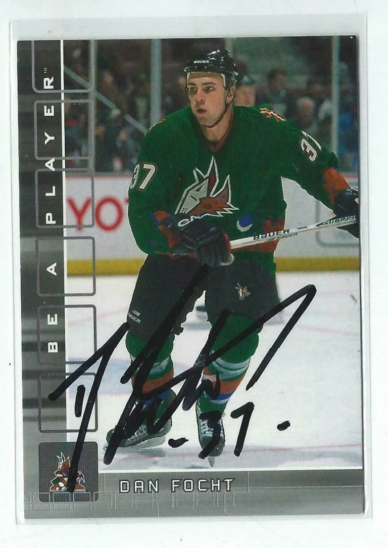 Dan Focht Signed 2001/02 Be A Player Card #320