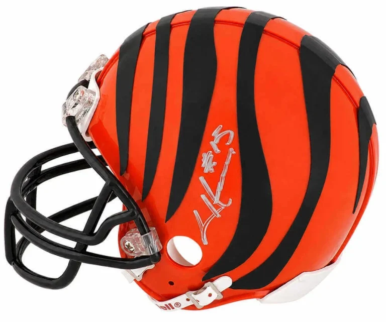 Chris Henry Signed Bengals Riddell VSR4 Mini Helmet - (Silver) - (SCHWARTZ COA)