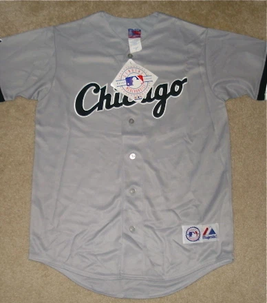 JIM THOME AUTOGRAPHED JERSEY (WHITE SOX) W/ PROOF!