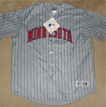 JUSTIN MORNEAU AUTOGRAPHED JERSEY (TWINS) W/ PROOF!
