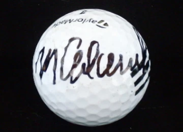 MARK CALCAVECCHIA AUTOGRAPHED GOLF BALL (PGA) W/ PROOF!