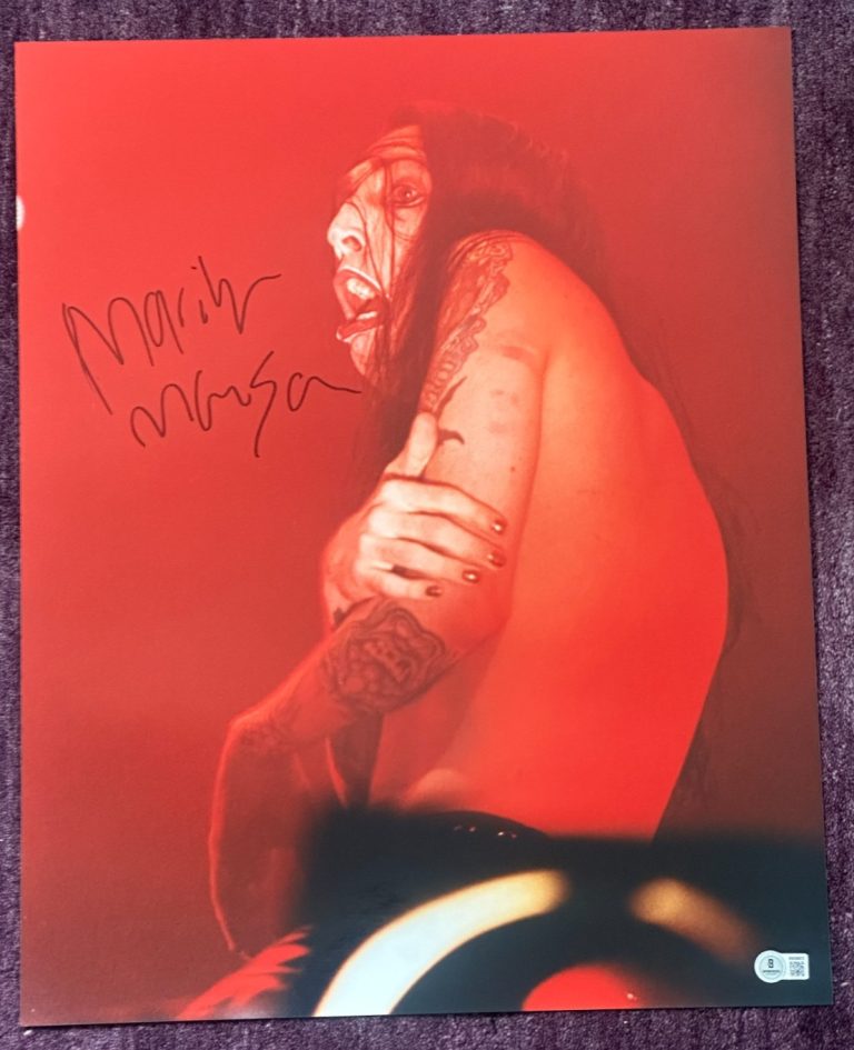 MARILYN MANSON Signed 16x20 PHOTO Beckett Authenticated  (BAS)