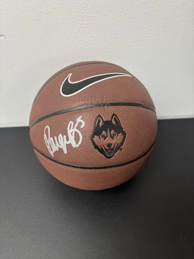 PAIGE BUECKERS SIGNED AUTOGRAPHED UCONN HUSKIES BASKETBALL. Beckett Coa