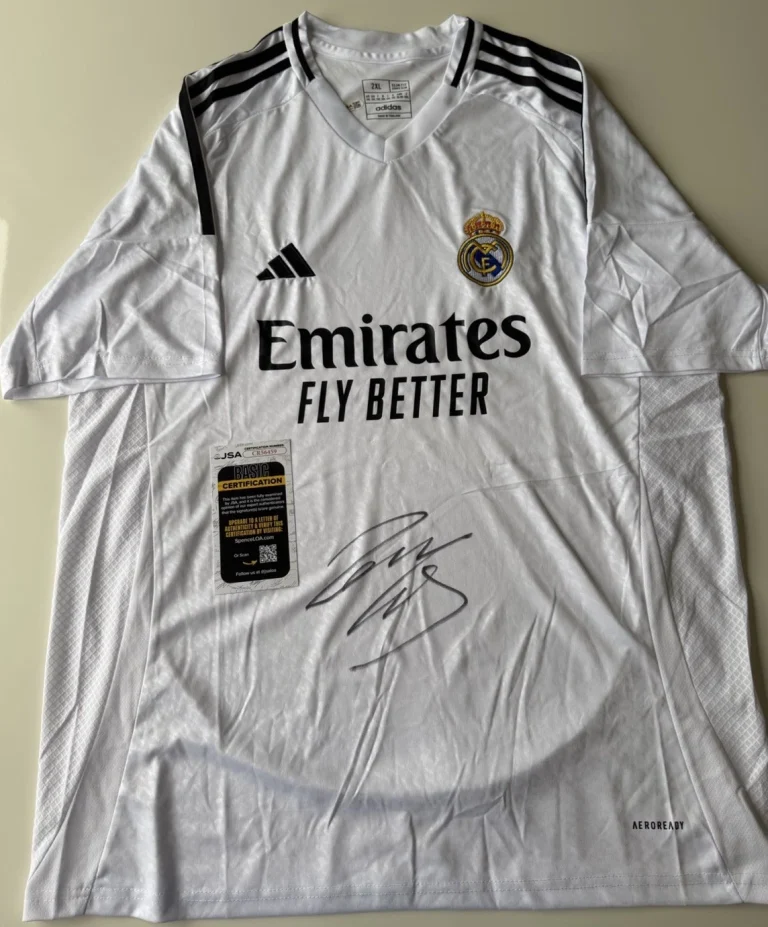 Roberto Carlos Real Madrid Autographed Jersey Star Brazil Legend JSA COA