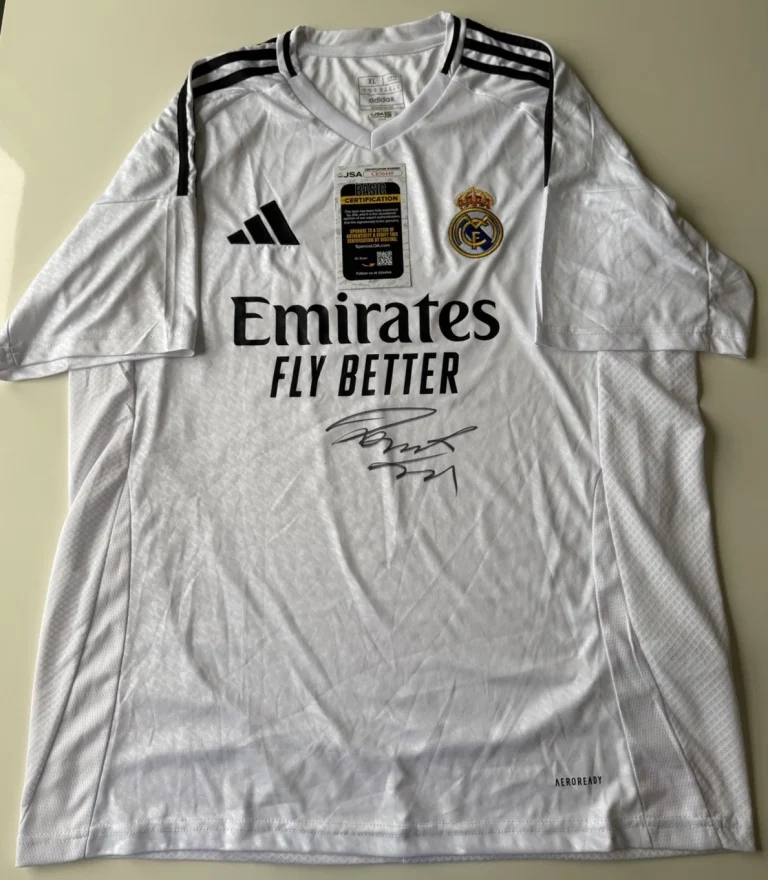 Roberto Carlos Real Madrid Autographed Jersey Star Brazil Legend JSA COA