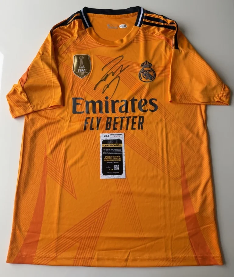 Roberto Carlos Real Madrid Autographed Jersey Star Brazil Legend JSA COA