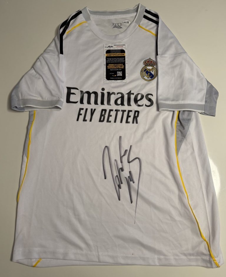 Roberto Carlos Real Madrid Autographed Jersey Star Brazil Legend JSA COA