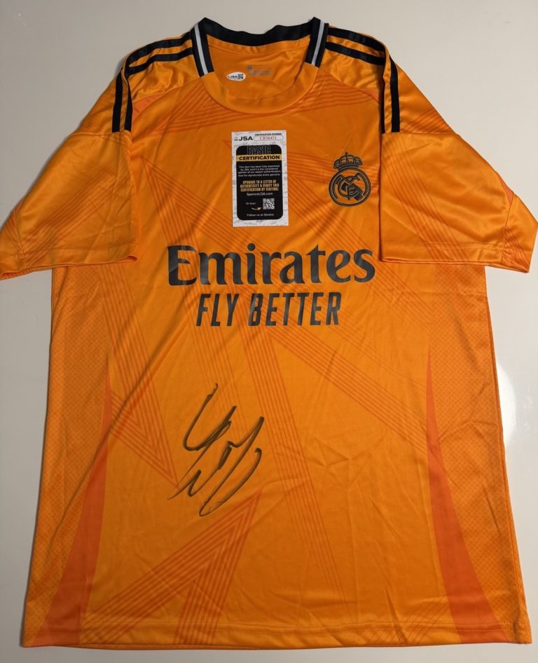 Roberto Carlos Real Madrid Autographed Jersey Star Brazil Legend JSA COA