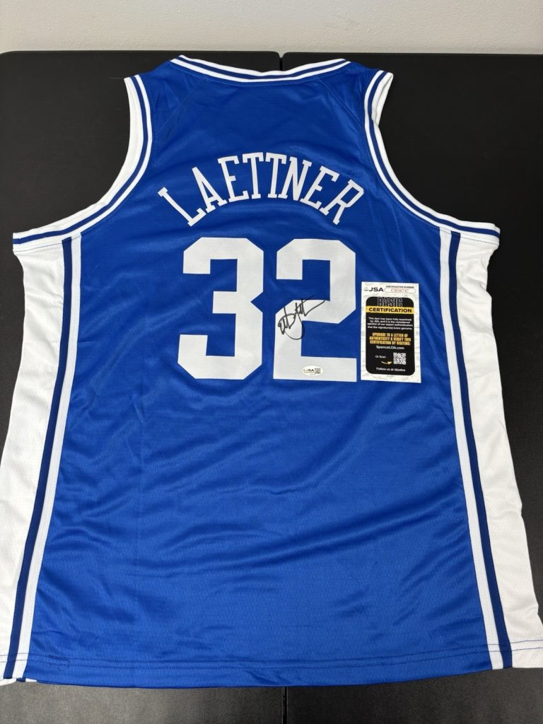 CHRISTIAN LAETTNER DUKE BLUE Devils Signed Autographed Jersey. JSA Coa
