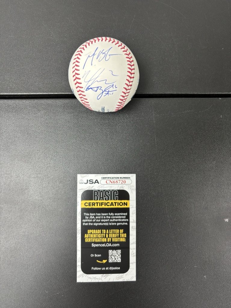 2025 Chicago Cubs Team Signed Baseball. JSA Coa. Pca Hoerner Suzuki ++