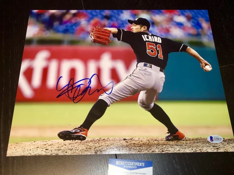Ichiro Suzuki Pitching Hand Signed Photo 11x14 Marlins Mariners BAS Beckett Cert