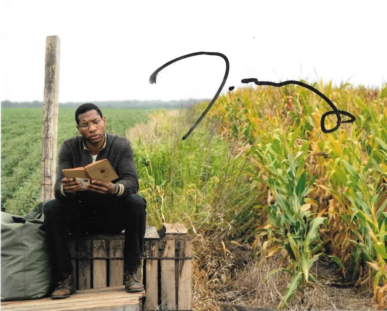 * JONATHAN MAJORS * signed 8x10 photo * LOVECRAFT COUNTRY * 2