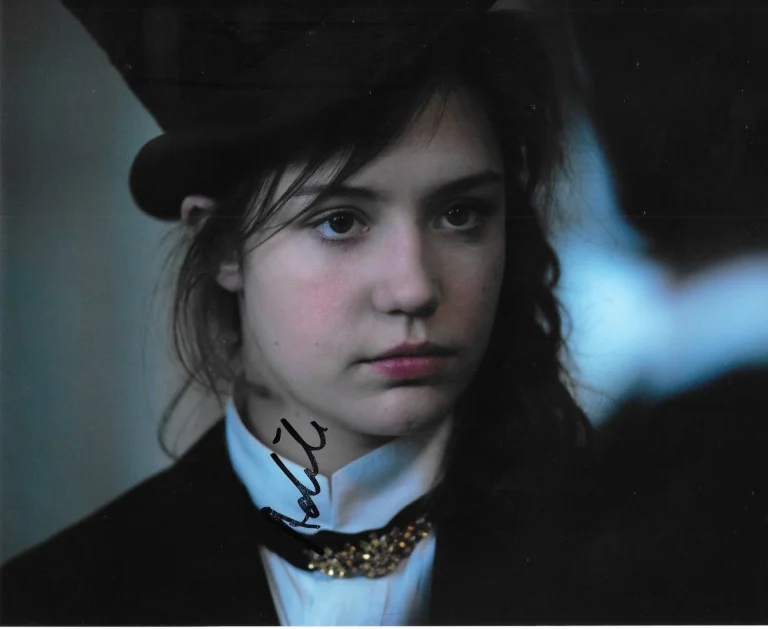 * ADELE EXARCHOPOULOS * signed 8x10 photo * LES ANARCHISTES * 1