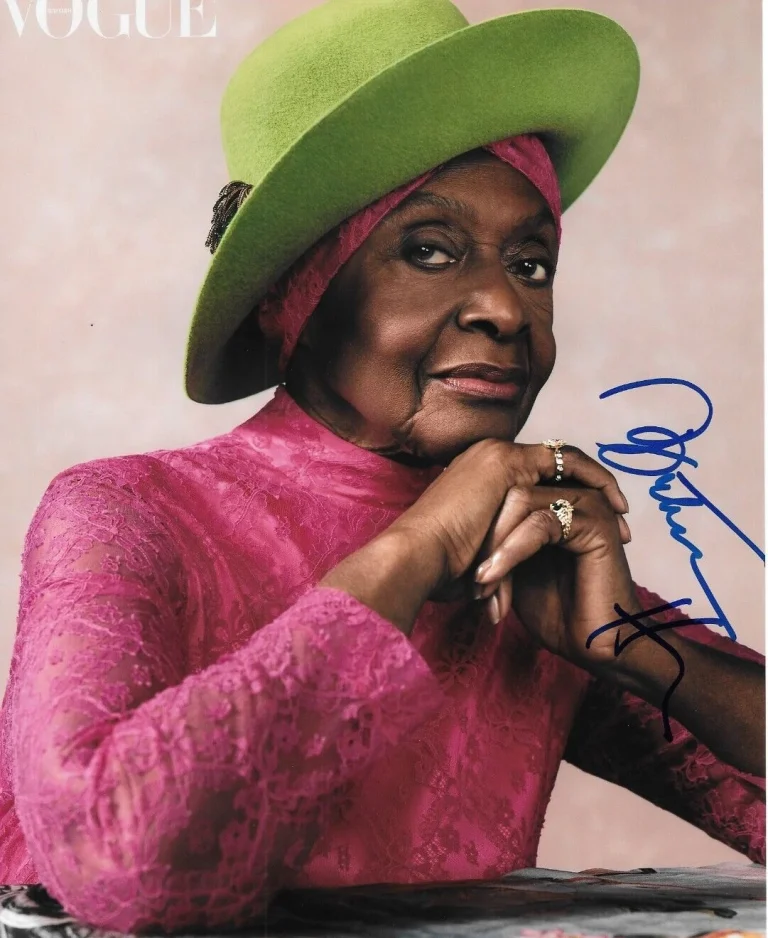 * BETHANN HARDISON * signed 8x10 photo * MODEL * INVISIBLE BEAUTY * 6