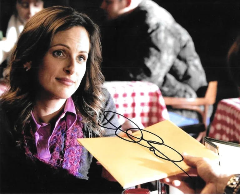 * MARLEE MATLIN * signed 8x10 photo * THE WEST WING * 2