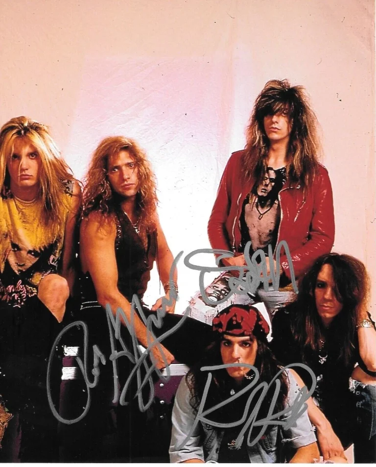 * SKID ROW * signed 8x10 photo * SCOTTI HILL, RACHEL BOLAN & ROB AFFUSO * 3