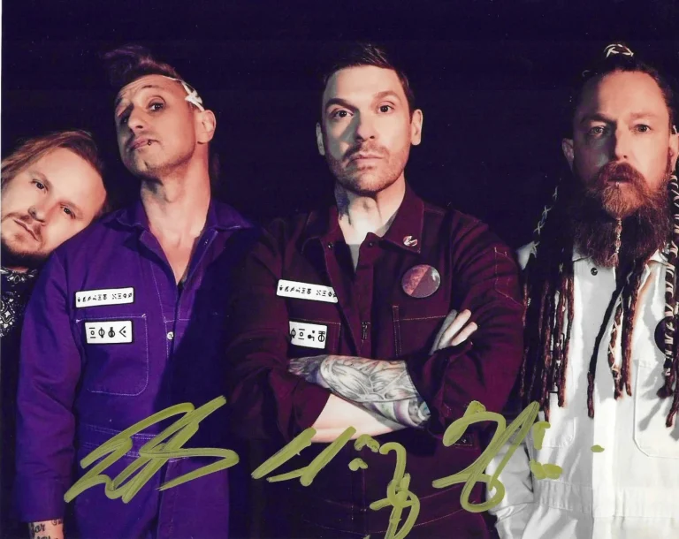 * SHINEDOWN * signed 8x10 photo * SECOND CHANCE * SOUND OF MADNESS * COA *