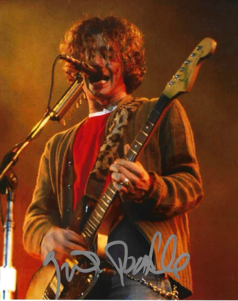 * GAVIN ROSSDALE * signed 8x10 photo * BUSH * COA *