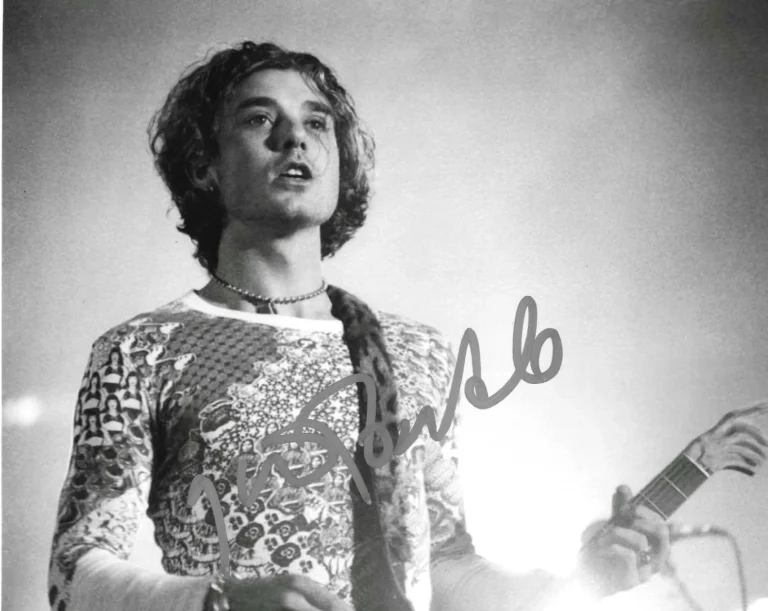 * GAVIN ROSSDALE * signed 8x10 photo * BUSH * COA *