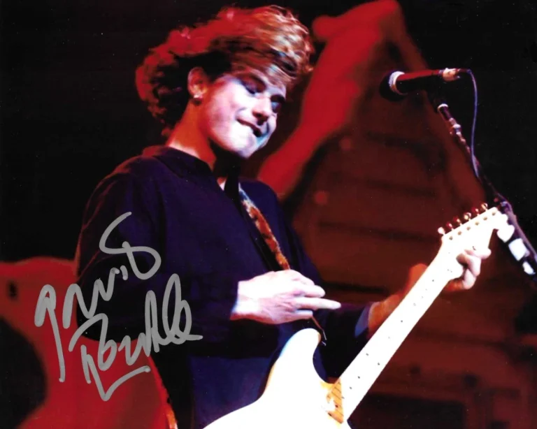 * GAVIN ROSSDALE * signed 8x10 photo * BUSH * COA *