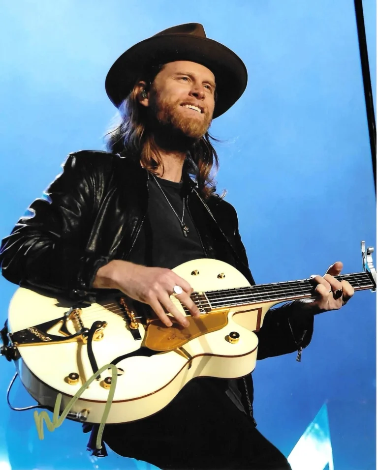 * WESLEY SCHULTZ * signed 8x10 photo * LUMINEERS * COA *