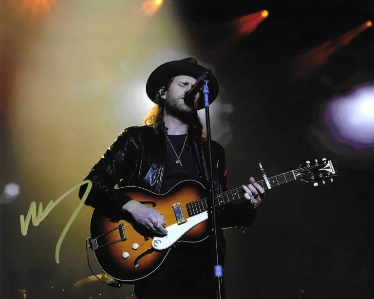 * WESLEY SCHULTZ * signed 8x10 photo * LUMINEERS * COA *