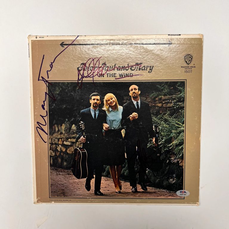 Paul Stookey, Mary Travers & Peter Yarrow Signed In the Wind Vinyl Album PSA