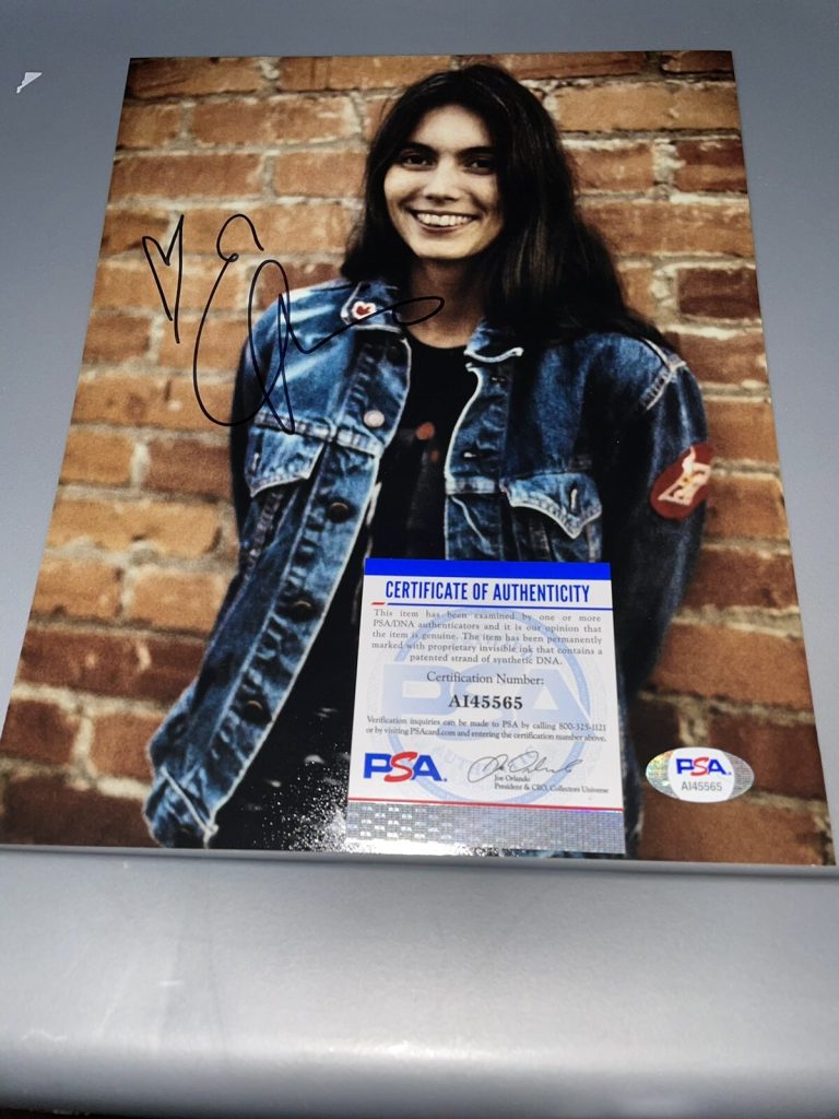 Emmy Lou Harris Signed 8x10 Photo 14x Grammy Winner Superstar PSA/DNA #2