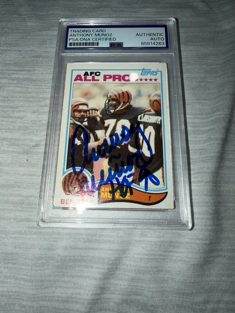 Anthony Munoz Signed 1982 Topps Rookie Card Trading Card NFL HOF PSA/DNA