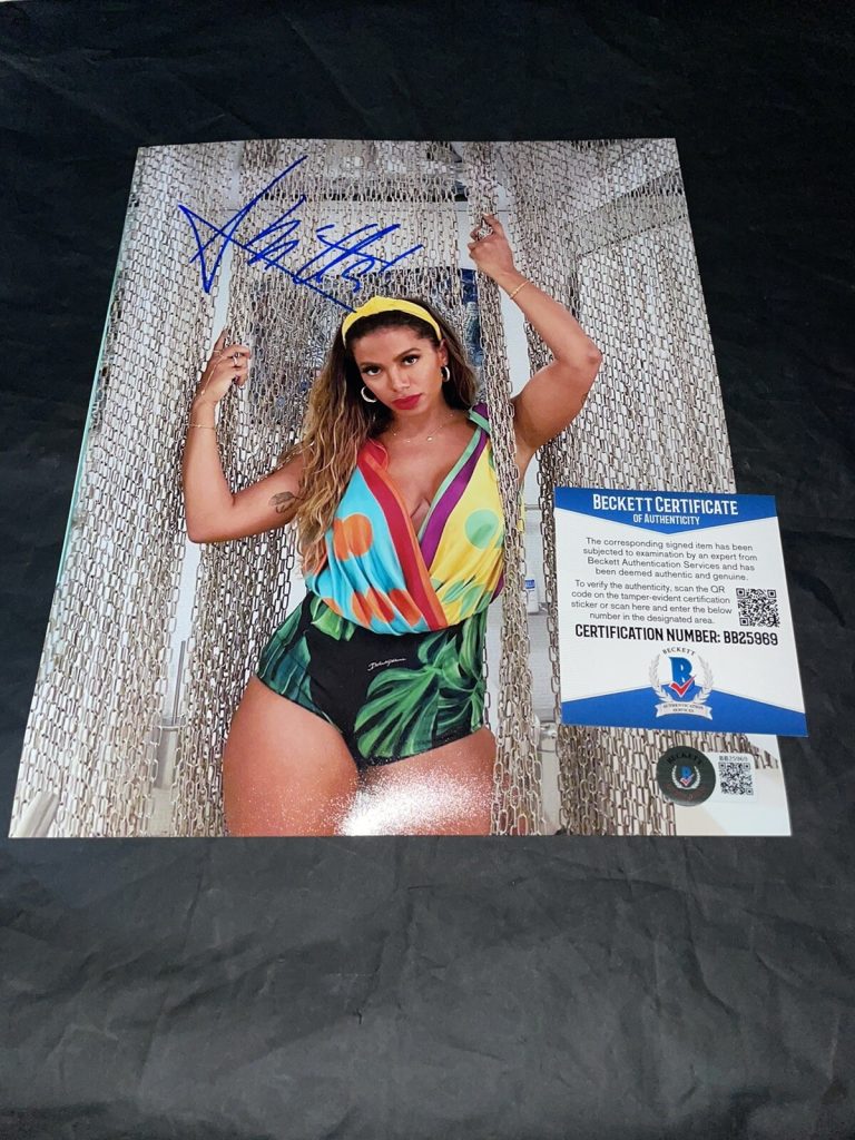 Anitta Signed 8x10 Photo “Girl From Rio” Brazilian Superstar Beckett #4