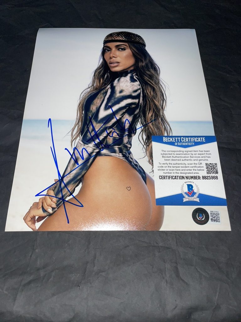 Anitta Signed 8x10 Photo “Girl From Rio” Brazilian Superstar Beckett #5
