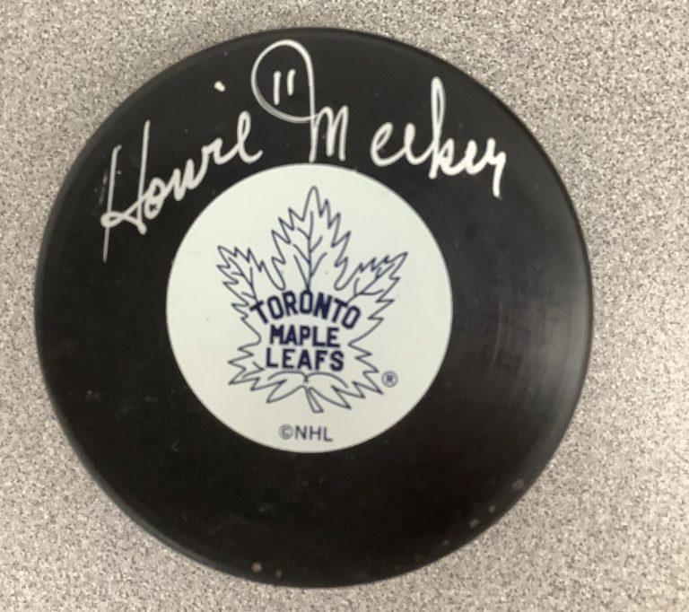 Howie Meeker Signed Puck Hockey NHL Autograph JSA Toronto Maple Leafs #11 HOF