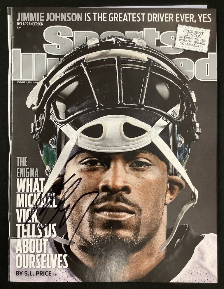 Michael Vick Signed Sports Illustrated 11/29/10 No Label Eagles Autograph JSA