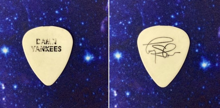 Damn Yankees Guitar Pick Tommy Shaw White Custom Signature Model 1993 Tour Styx