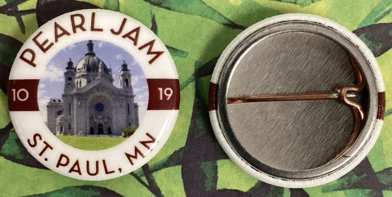 Pearl Jam Pin St. Paul 10/19/14 Lightning Bolt Tour Button Eddie Vedder Rock