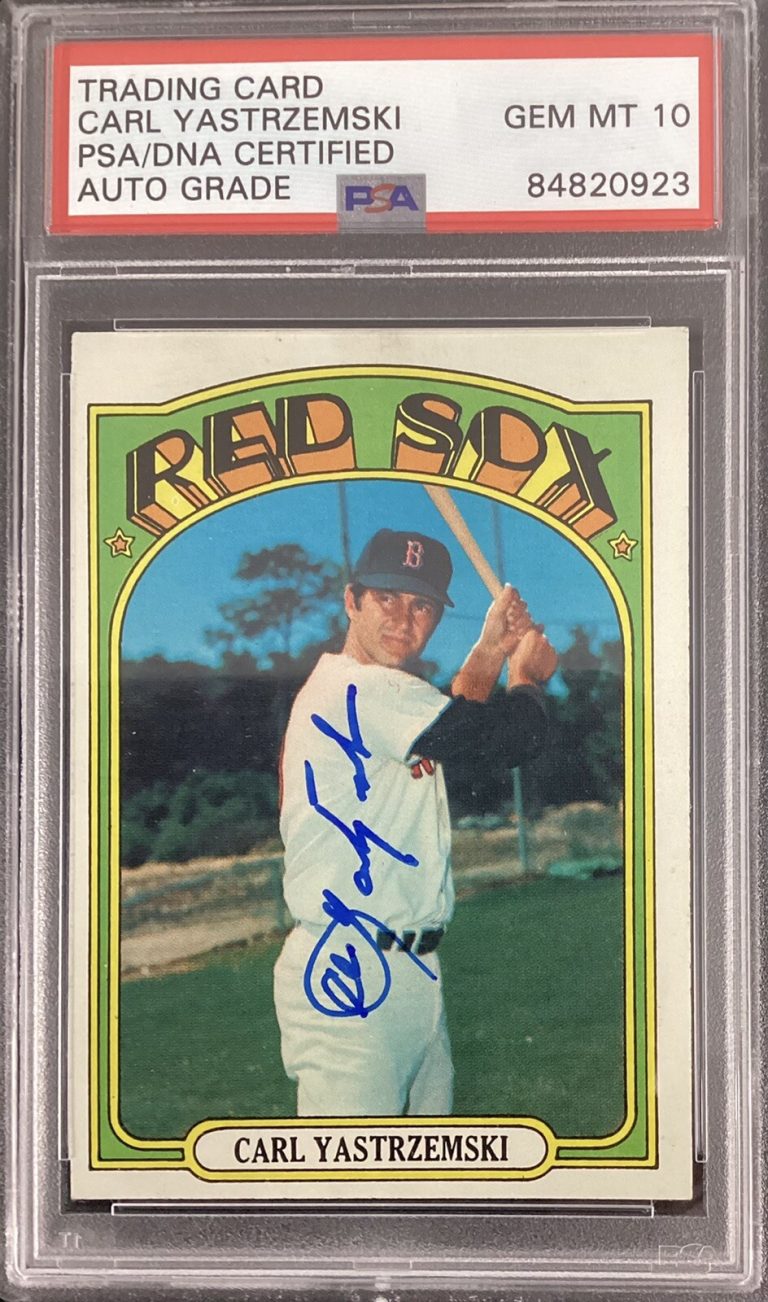 Carl Yastrzemski Signed 1972 Topps #37 Baseball￼ Card RedSox HOF PSA/DNA Auto 10