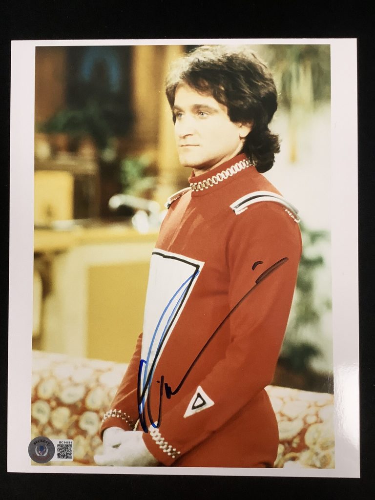 Robin Williams Signed Photo 8x10 Mork & Mindy Actor Autograph BAS Beckett