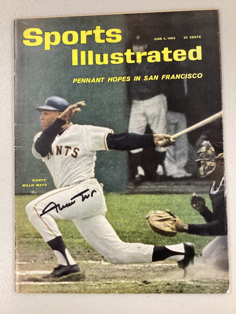 Willie Mays Signed Sports Illustrated No Label 6/4/1962 Newsstand Autograph JSA