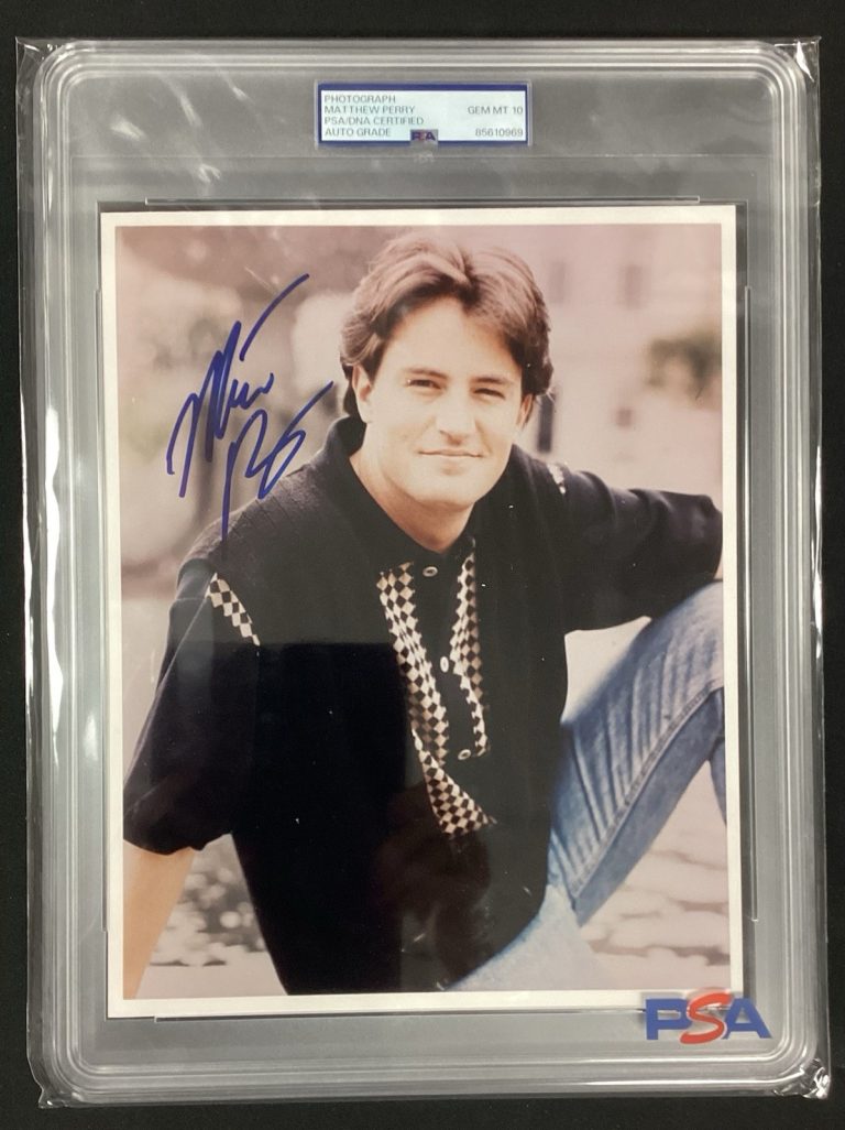 Matthew Perry  Signed 8x10 Photo Friends Autograph PSA/DNA Gem Perfect 10