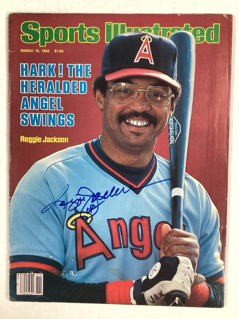Reggie Jackson Signed Sports Illustrated 3/15/82 Yankees Baseball Autograph JSA