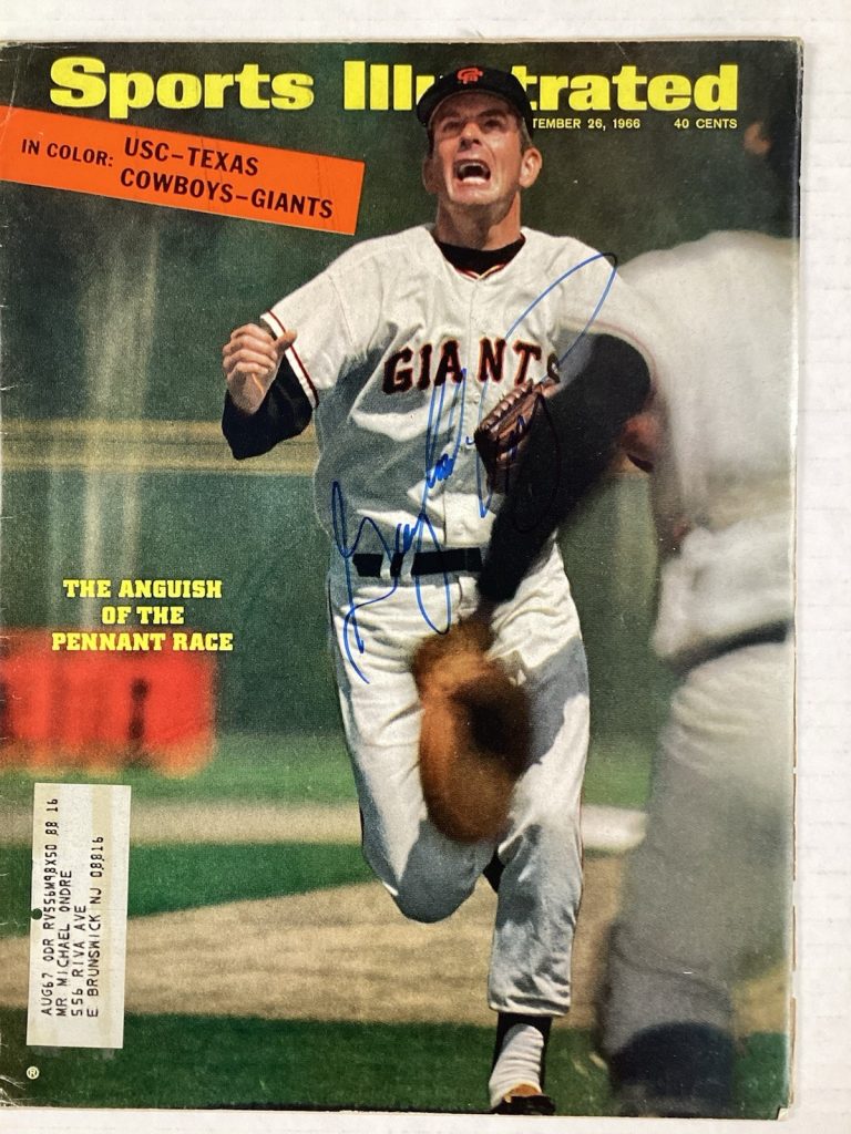 Gaylord Perry Signed Sports Illustrated 9/26/66 SF Giants HOF Autograph TPG