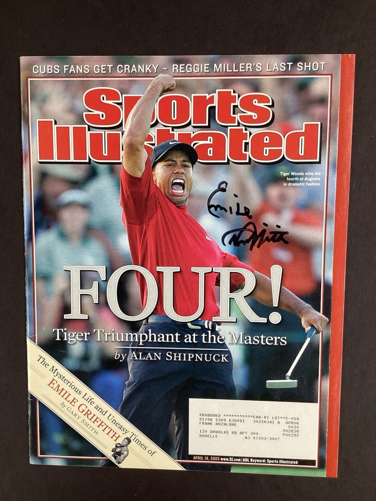 Emile Griffith Signed Sports Illustrated 4/18/05 Woods Boxing HOF Autograph TPG