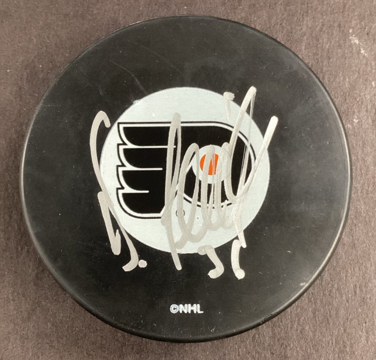 Dennis Seidenberg Signed Hockey Puck NHL Philadelphia Flyers Autograph TPG