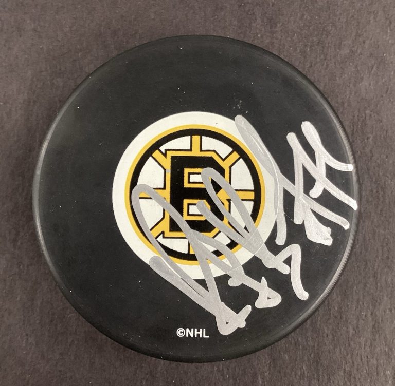 Ray Bourque Signed Hockey Puck NHL Boston Bruins HOF Autograph TPG #1