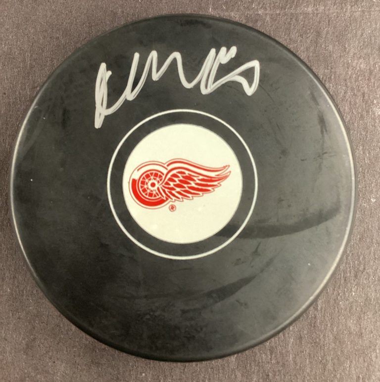 Niklas Kronwall Signed Hockey Puck NHL Detroit Red Wings Autograph TPG